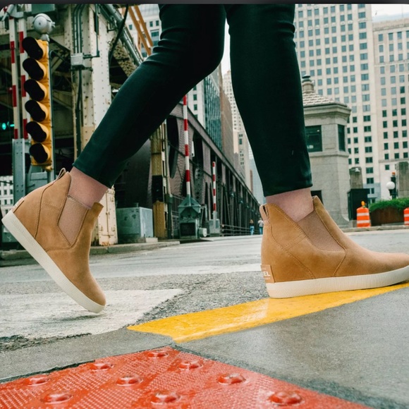 NEW SOREL OUT N ABOUT™ SLIP-ON WOMEN'S WEDGE - Picture 2 of 10